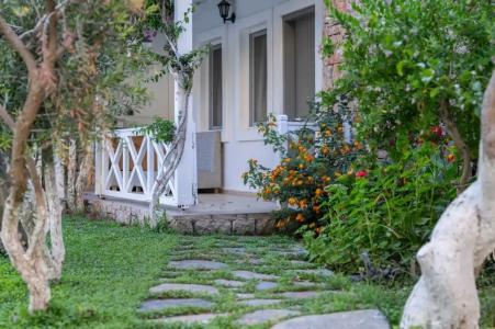 Moonshine & Suites - 19