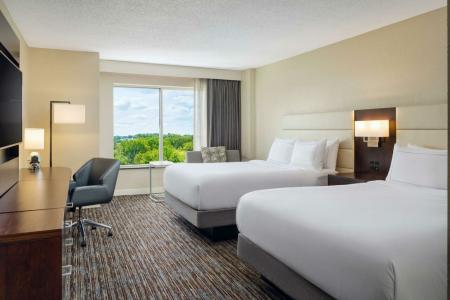 DoubleTree by Hilton Greensboro - 25