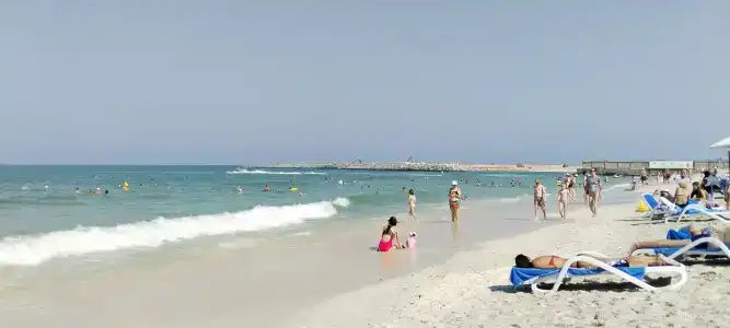 Ramada & Suites by Wyndham Ajman - 3