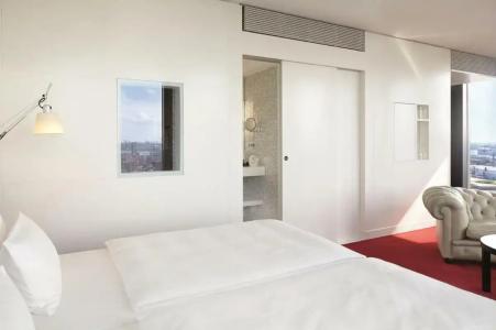 Empire Riverside - 20