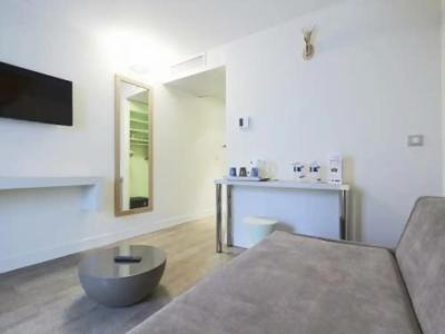 Kyriad Paris 18 - Porte de Clignancourt - Montmartre - 88