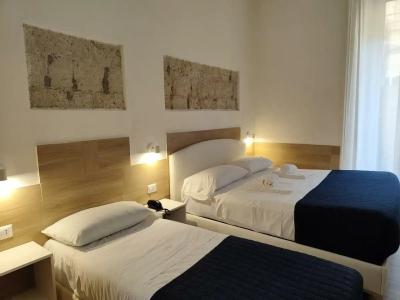 Ideal City Walk - 75