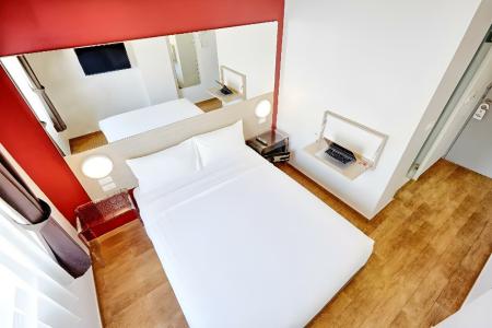 Red Planet Bangkok Asoke - SHA Extra Plus - 40