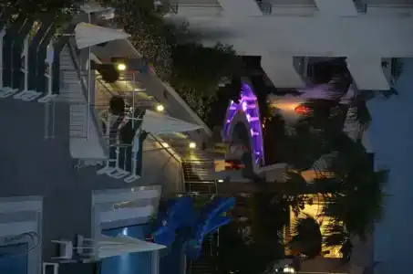 Side Resort Annex - 8