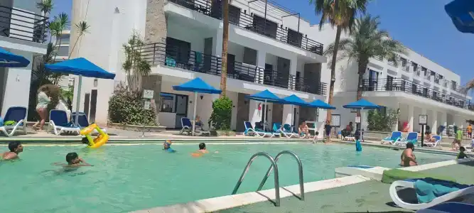 La Rosa Waves Beach - Couple & Families Only - 96
