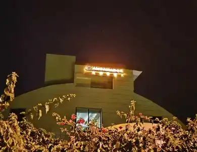 Ambassador Plaza - 72