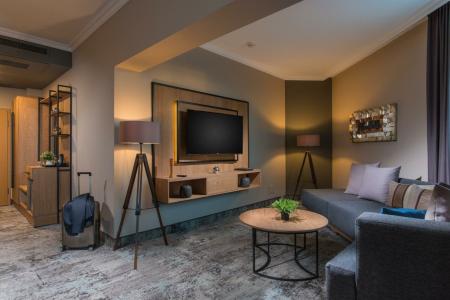 Expo Sofia - Free Arrival shuttle bus - Free Parking - Free Compliments - Free Wi-Fi - 84