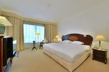 Evergreen Laurel Bangkok - 85