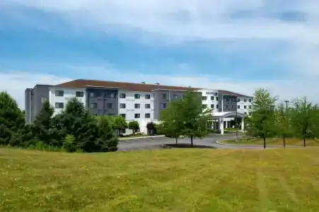 Courtyard by Marriott Harrisburg Hershey - 4