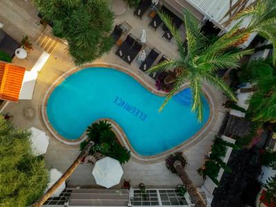 Elegance East - 21