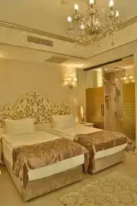 Elegance East - 98