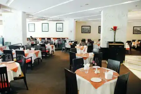 Avenue Dubai - 35