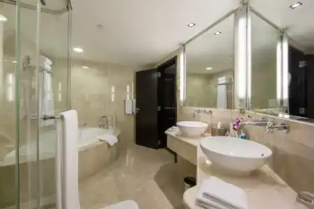 Ramada Plaza by Wyndham Dubai Deira - 59