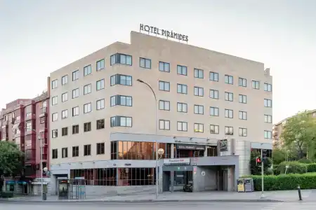 Rafaelhoteles Piramides - 0