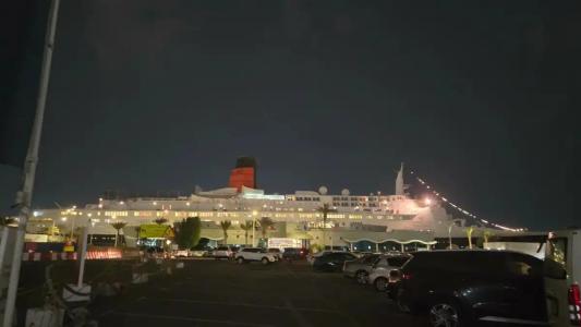 Queen Elizabeth 2 - 28