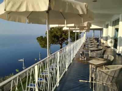 Grand Excelsior - 64