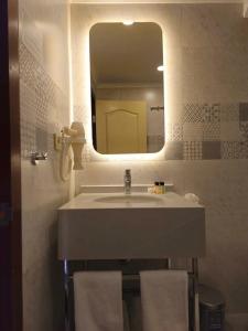 May Flower Apart - 29