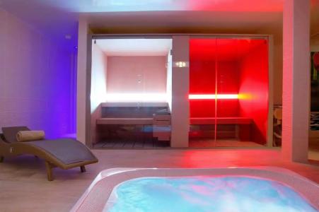 Best Western Premier Le Patio des Artistes Wellness Jacuzzi - 13