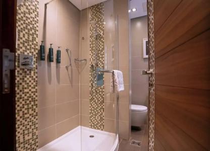 Hilton Garden Inn Dubai Al Muraqabat - Deira - 53