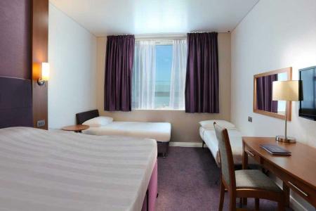 Premier Inn Abu Dhabi Airport (Business Park) - 76