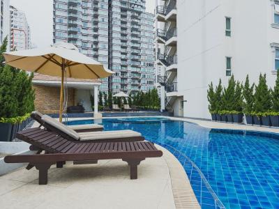 Hope Land Sukhumvit 24 - 26