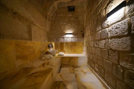 Shoestring Cave House - 40