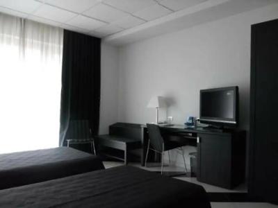 Executive Business - 33