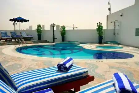 Howard Johnson Bur Dubai - 1