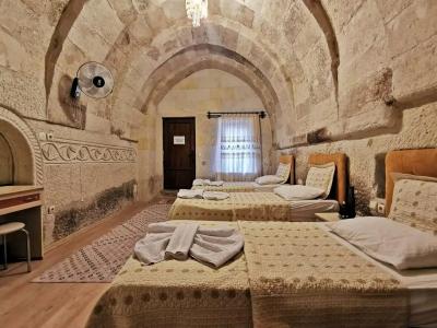 Falcon Cave Suites - 76