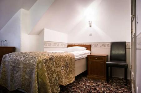 Three Crowns Residents - 83