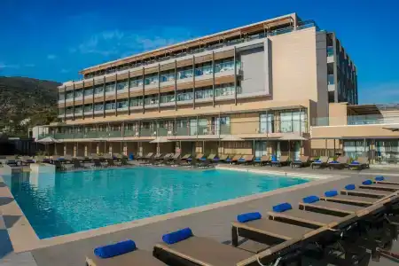 I Resort Beach & Spa