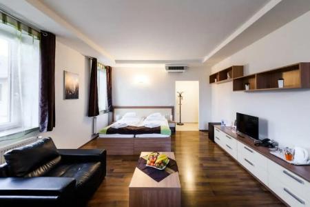 Garzon Plaza - 63