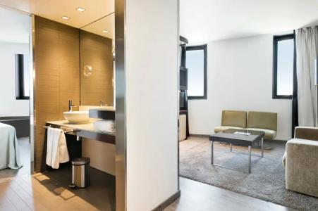 Barcelona Condal Mar Affiliated by Meliá - 98