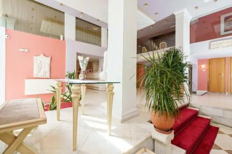 Acropolis Ami Boutique - 80