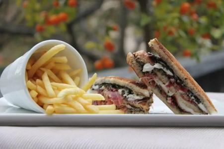 Hilton Kansas City Airport - 37