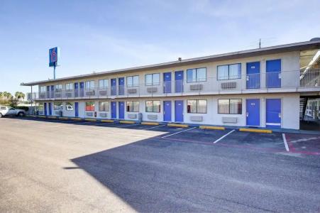 Motel 6-Laredo, TX - South - 13