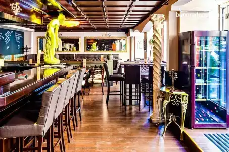 Queen's Astoria Design - 6