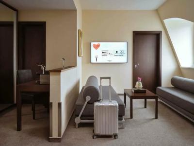 Metropolitan by Flemings - 81