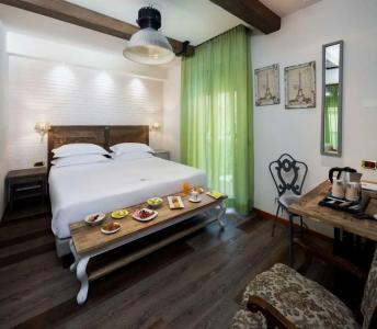 Best Western Maison B - 53