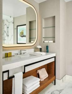 DoubleTree by Hilton Dallas - Love Field - 79