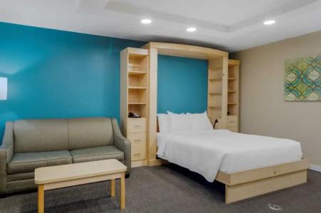 Best Western Plus South Coast Inn - 59