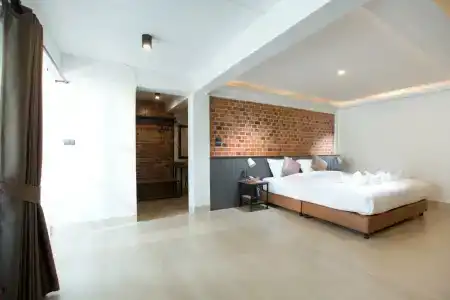 The Old City Wall Inn - 3