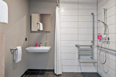 Moxy Hamburg City - 11