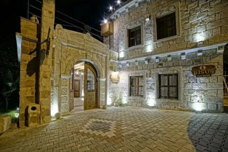 Risus Cave Suites - 9