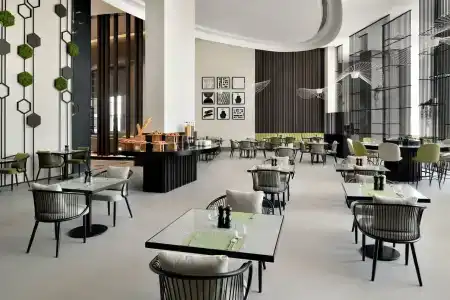 Courtyard by Marriott World Trade Centre, Dubai - 4