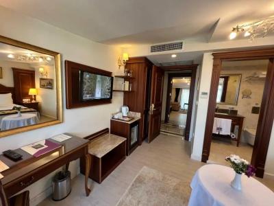 GLK PREMIER Regency Suites & Spa - 73