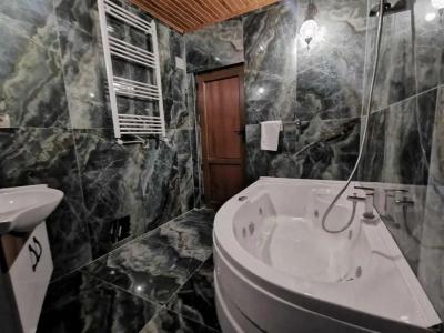 Falcon Cave Suites - 86