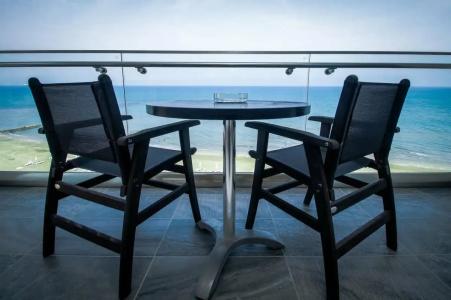 The Ciao Stelio Deluxe (Adults Only) - 18