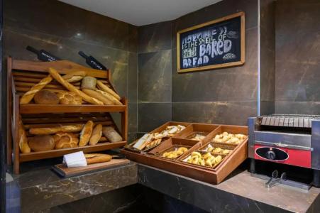 Ramada by Wyndham Istanbul Grand Bazaar - 51