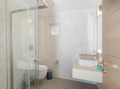 Moonshine & Suites - 42